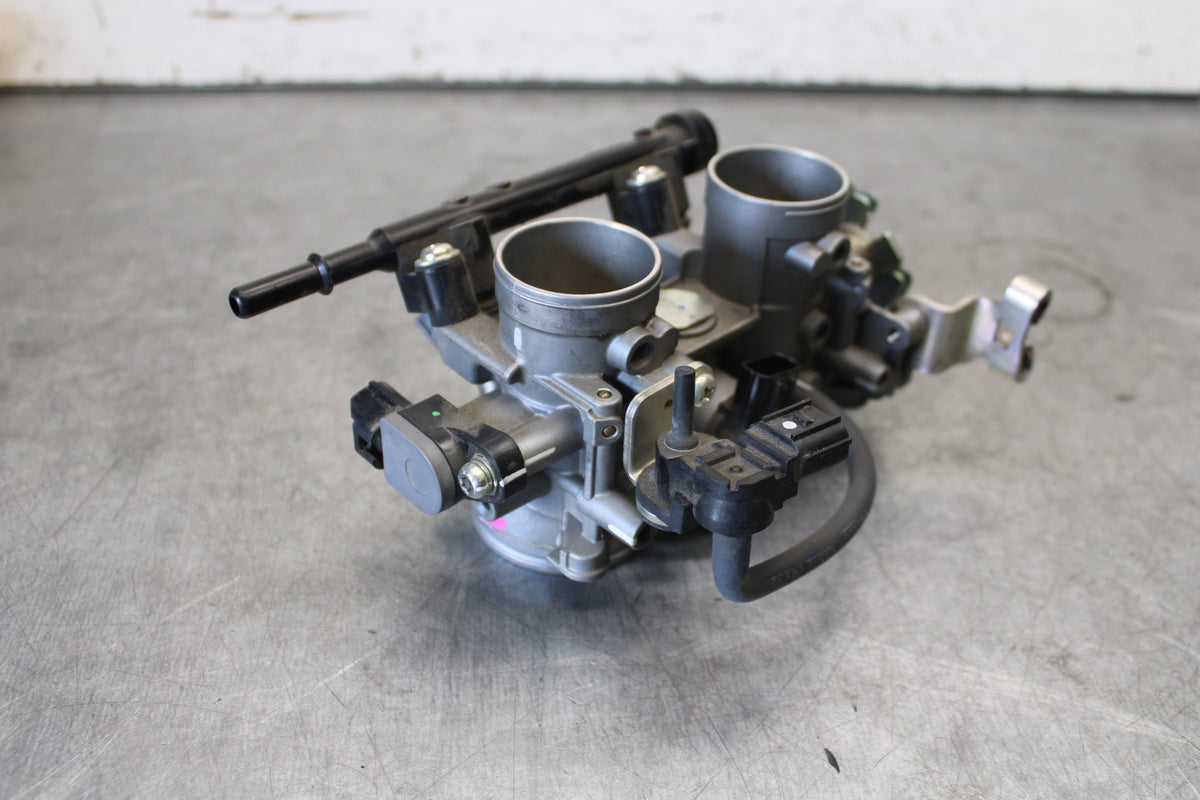 18-23 KAWASAKI NINJA 400 MAIN FUEL INJECTORS / THROTTLE BODIES BB679