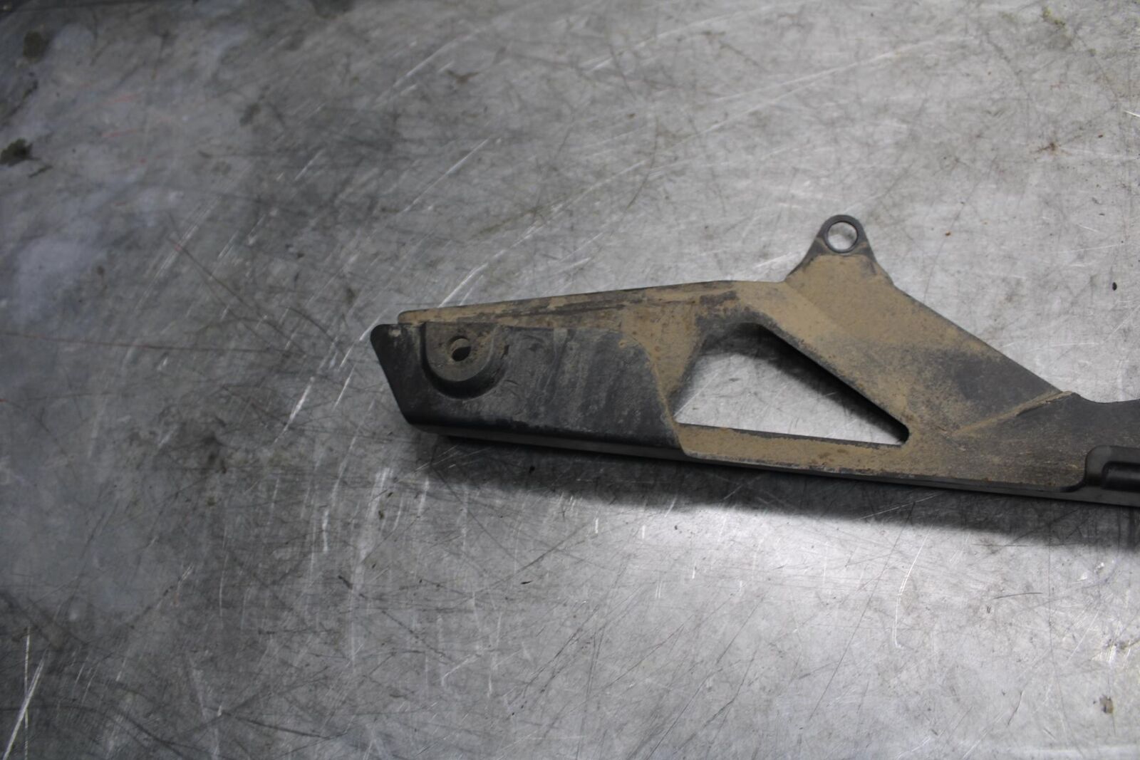 2007 Suzuki GSXR600 REAR BACK DRIVE CHAIN GUARD COVER SHIELD 61311-01H10 BB540