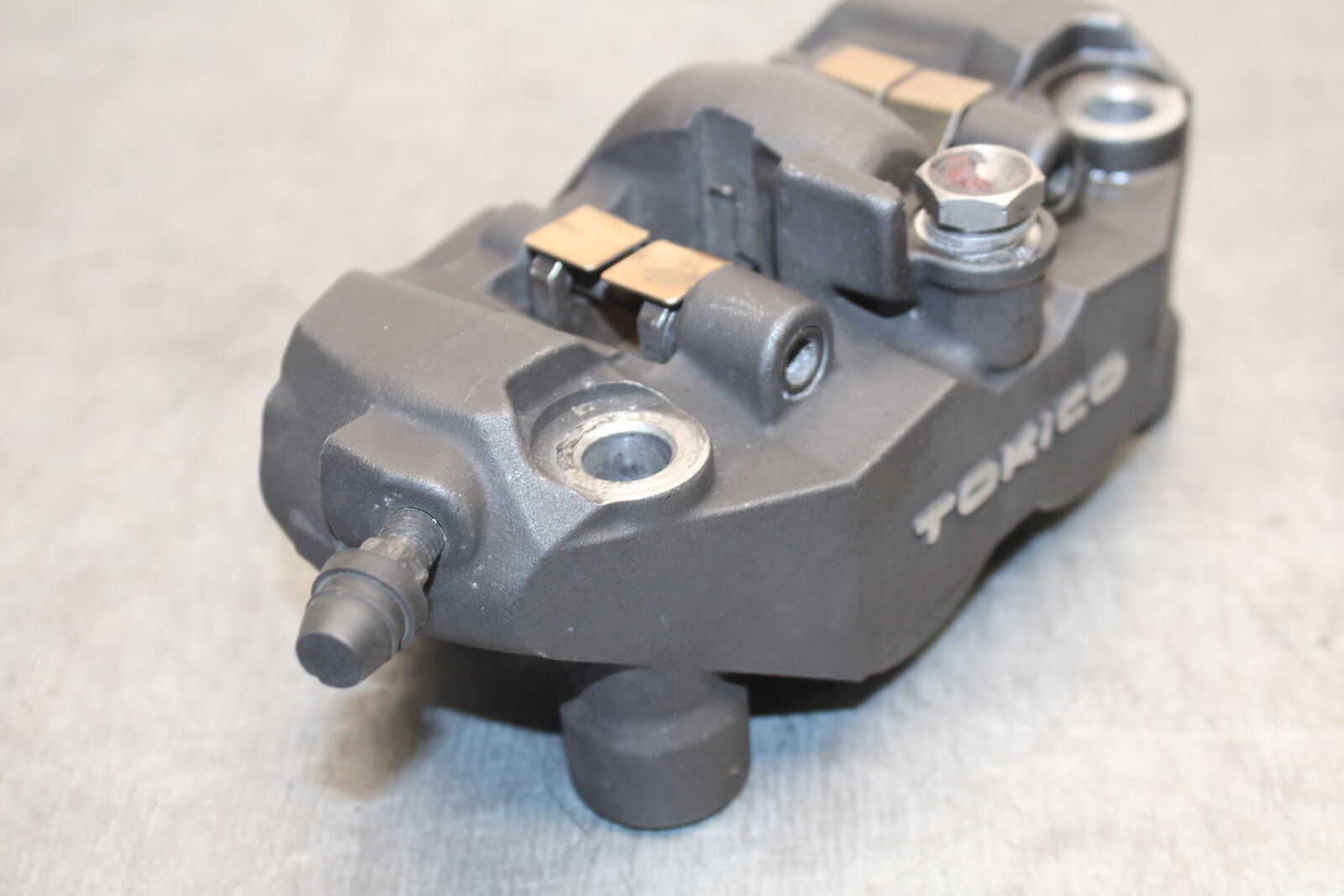 05-06 SUZUKI GSXR1000 RIGHT LEFT FRONT BRAKE CALIPER SET PAIR CALIPERS BB677