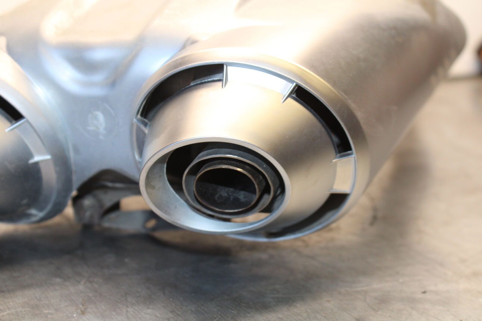 07-09 YAMAHA FZ6 EXHAUST PIPE MUFFLER SLIP ON CAN SILENCER 5VX-14710-01-00 BB713