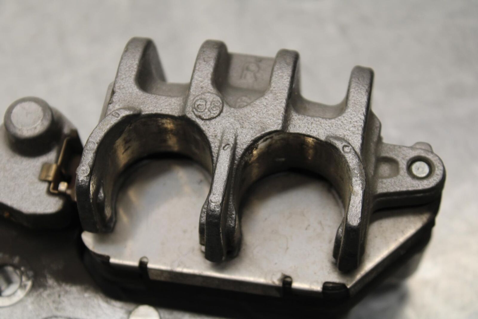 2007 Honda Shadow Spirit 1100 VT1100C REAR BRAKE CALIPER W MOUNT BRACKET BB561