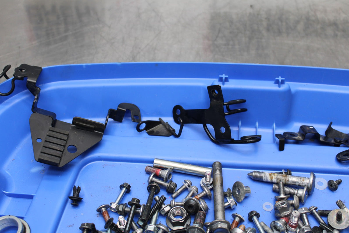 21-23 KAWASAKI NINJA ZX6R MOUNTING BOLTS HARDWARE MOTOR SCREWS BB179