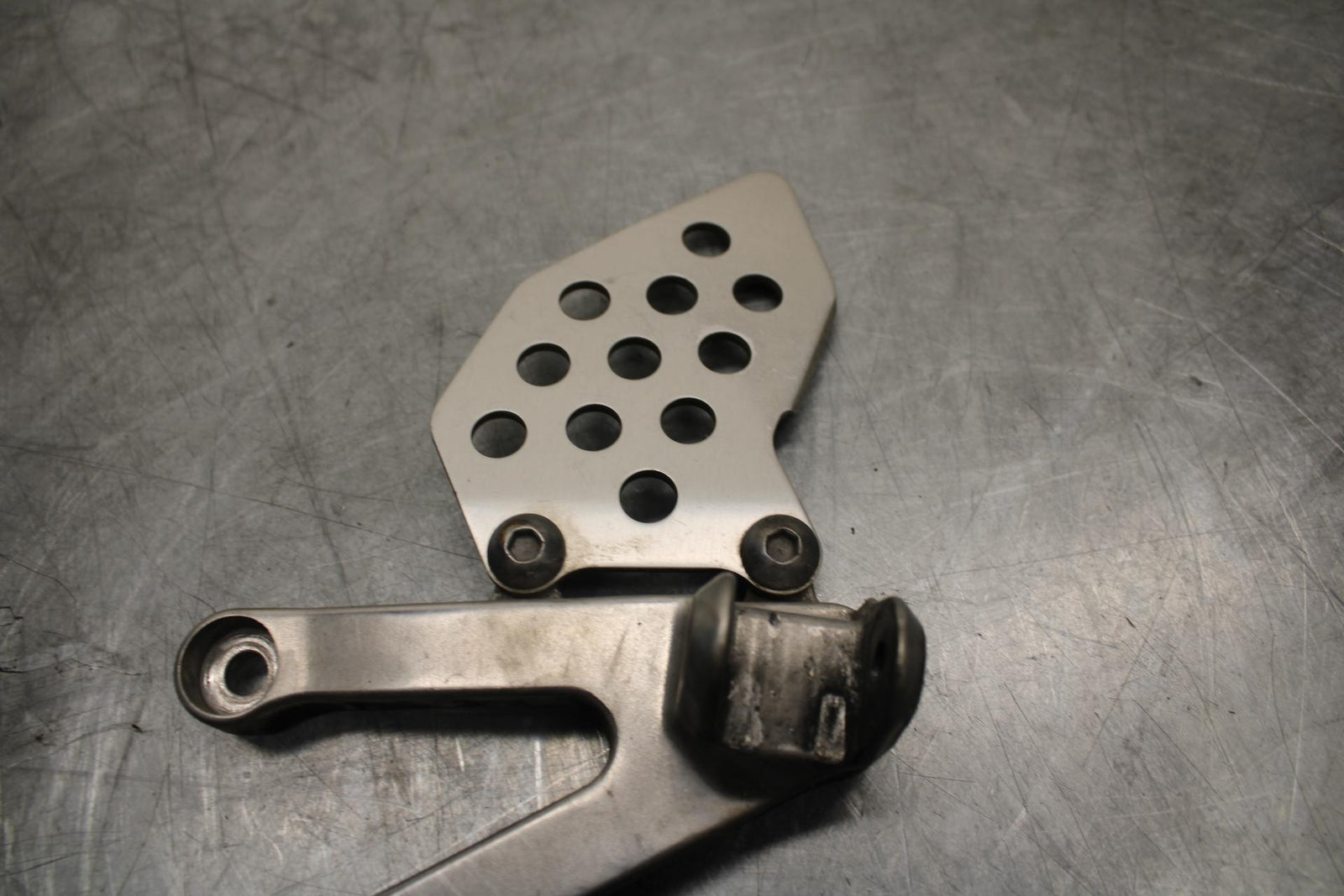 05-06 HONDA CBR600RR LEFT REARSET REAR SET DRIVER FOOT PEG REST STOP BB479