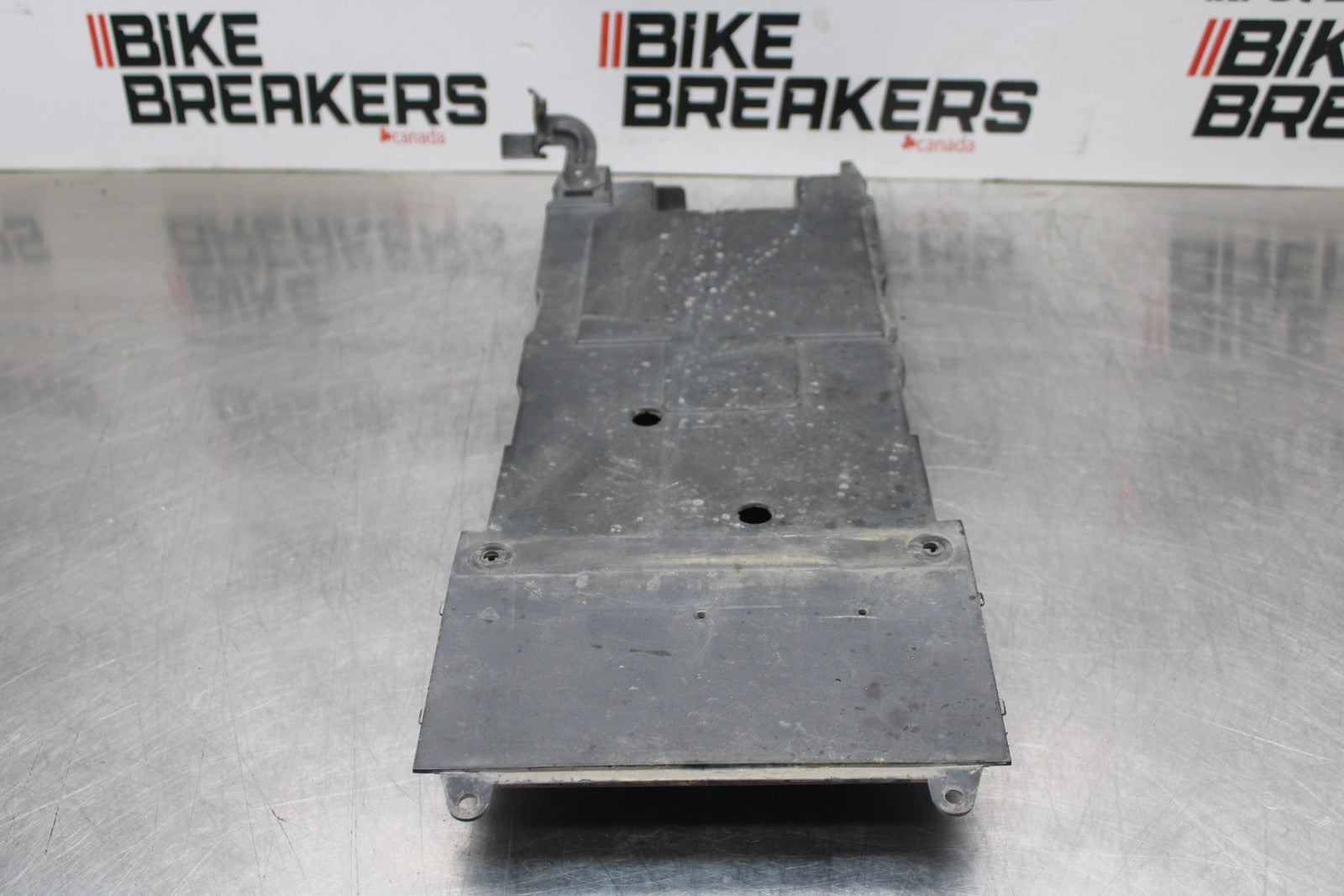 08 KAWASAKI NINJA ZX10R REAR BACK TAIL UNDERTAIL BATTERY TRAY PLASTIC BB201