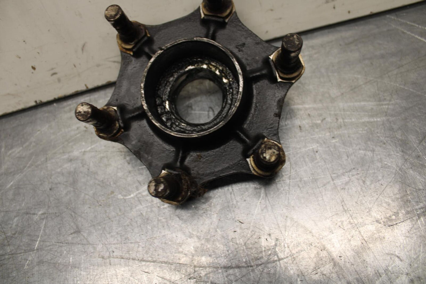 1983 Honda V45 Magna VF750C REAR HUB WHEEL BB91