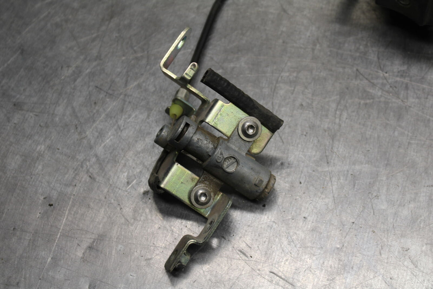 12-13 KAWASAKI Z1000 IGNITION LOCK KEY SET W/ GAS CAP AND SEAT LOCK BB743