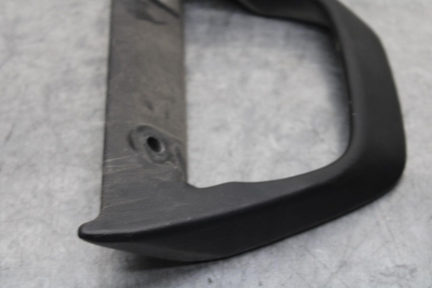 04-09 SUZUKI GS 500 FH GS500F PASSENGER REAR SEAT GRAB BAR HANDLE BB97