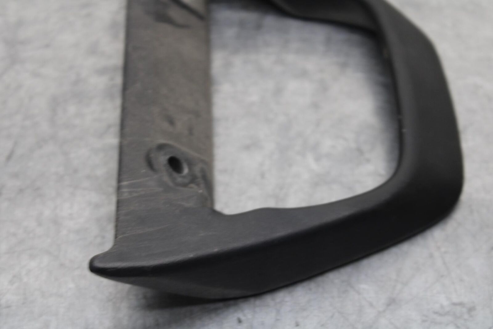 04-09 SUZUKI GS 500 FH GS500F PASSENGER REAR SEAT GRAB BAR HANDLE BB97