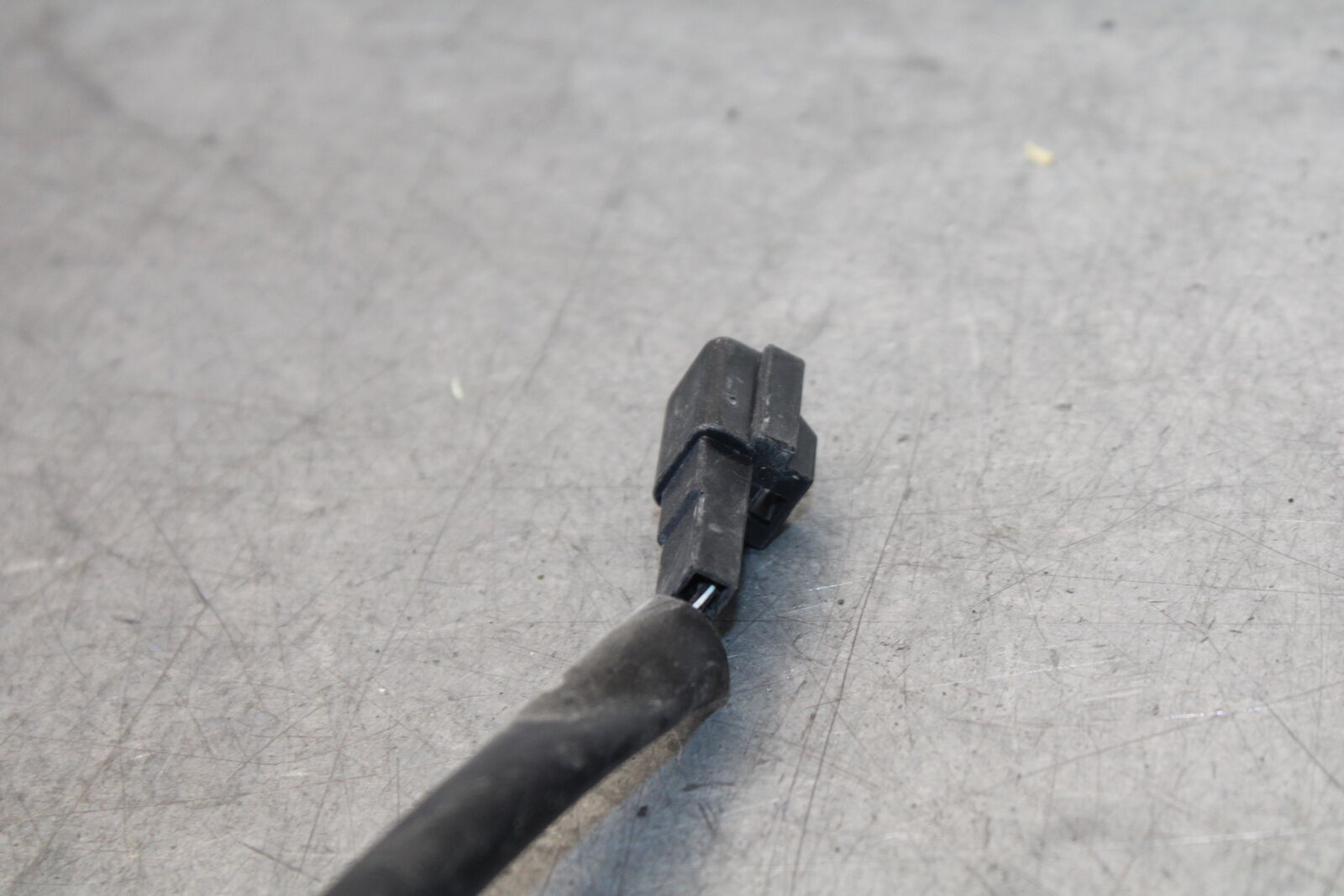 05-06 SUZUKI GSXR1000 REAR TAIL TAILLIGHT BACK BRAKE LIGHT 35710-41G30 BB663