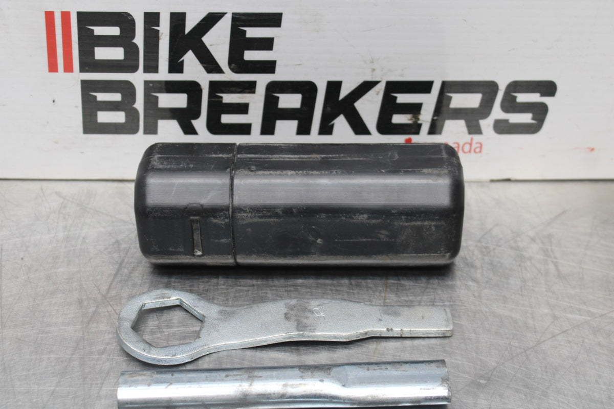 13 YAMAHA YZF R1 STOCK TOOLS OEM TOOL BAG KIT SET BB781