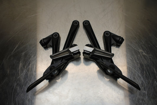 23-24 KAWASAKI NINJA ZX14R NEW!! REAR BACK PASSENGER PEG SET PAIR BB141