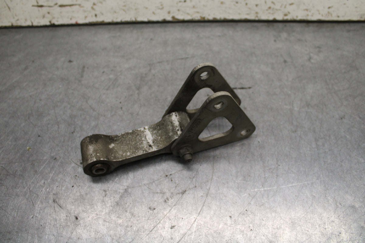03-04 TRIUMPH DAYTONA 600 REAR DOGBONE SHOCK LINKAGE LINK BB745