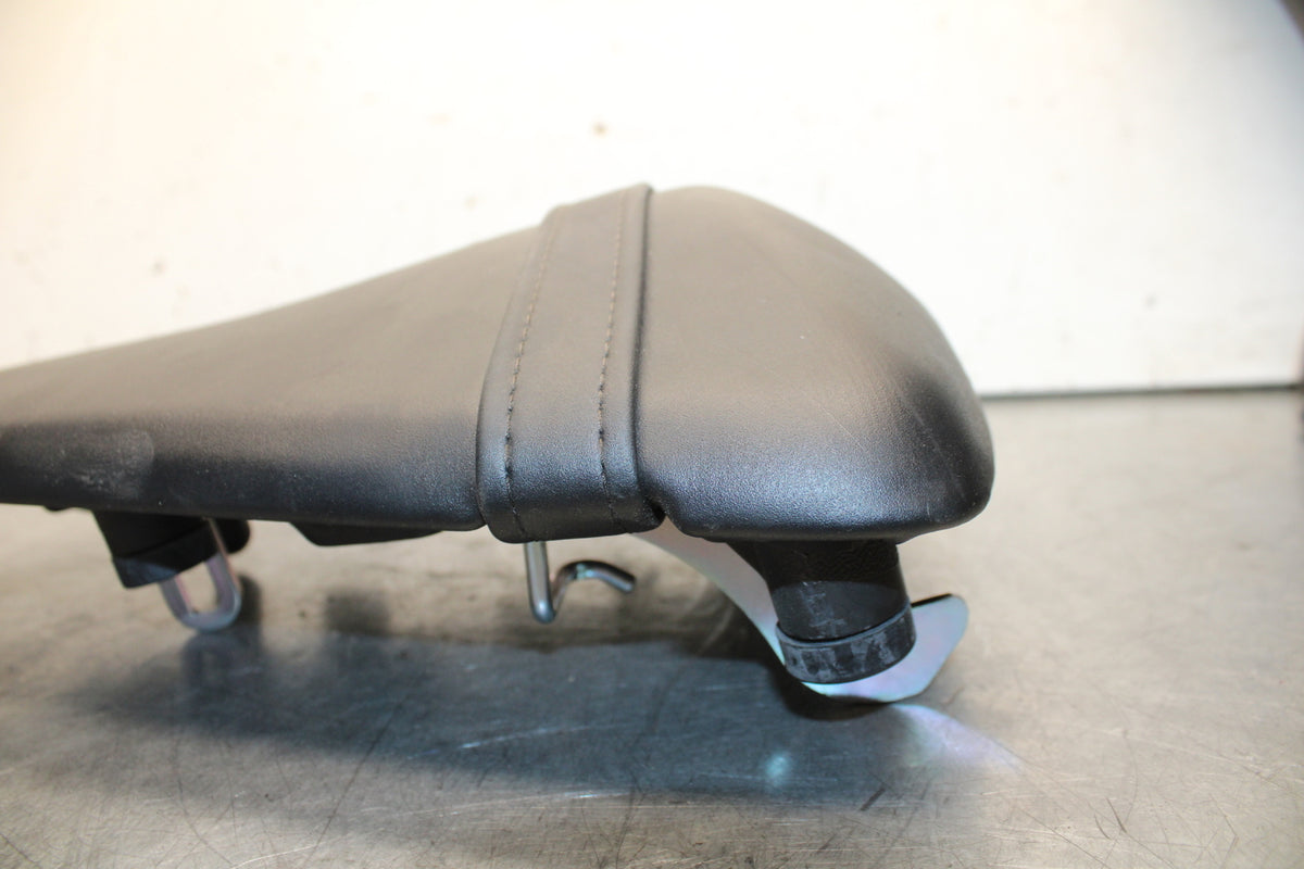 15-17 YAMAHA YZF R3 REAR BACK PASSENGER TANDEM SEAT PAD SADDLE PILLION BB651