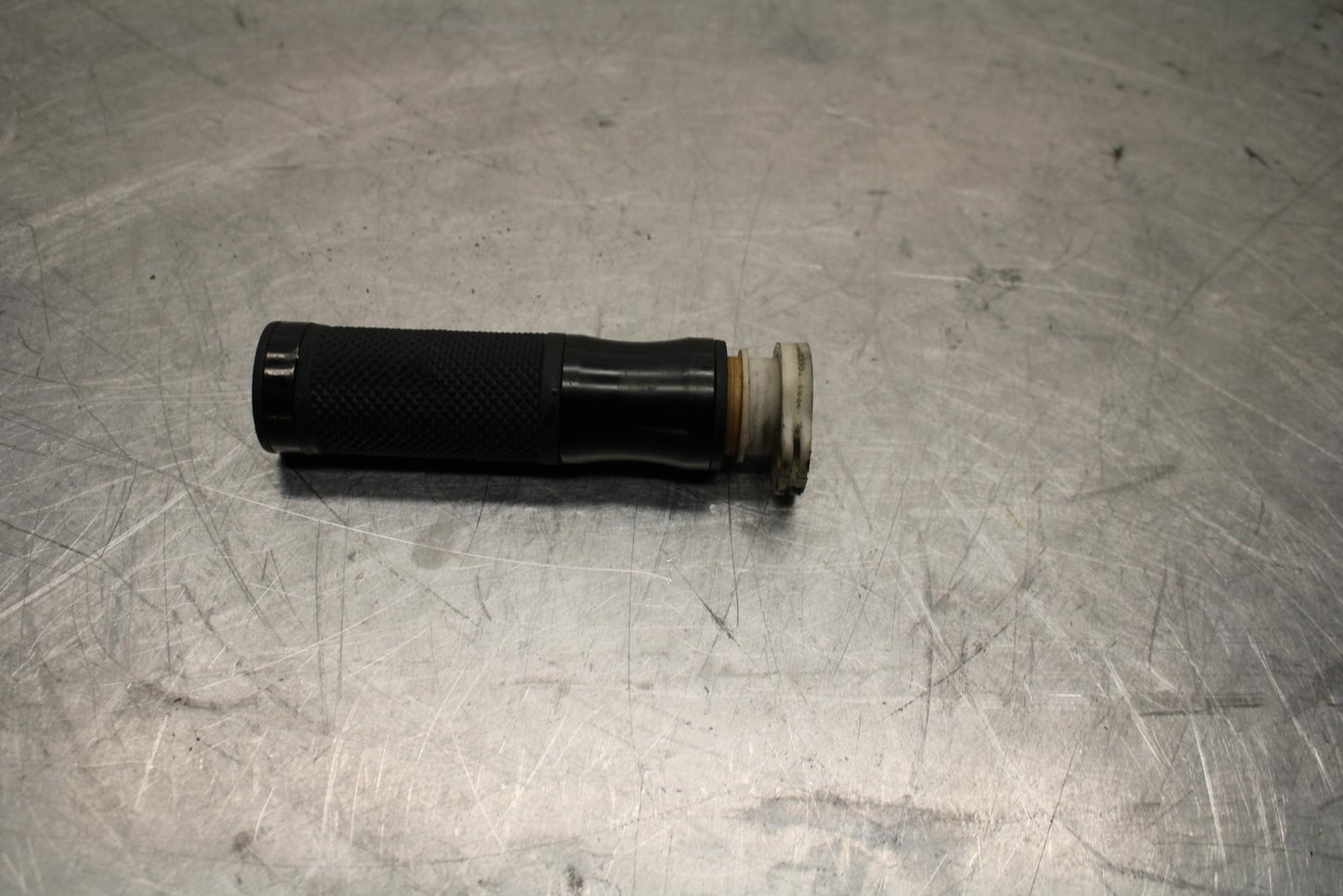 05-06 HONDA CBR600RR THROTTLE CABLE LINE HOUSING GUIDE BB444