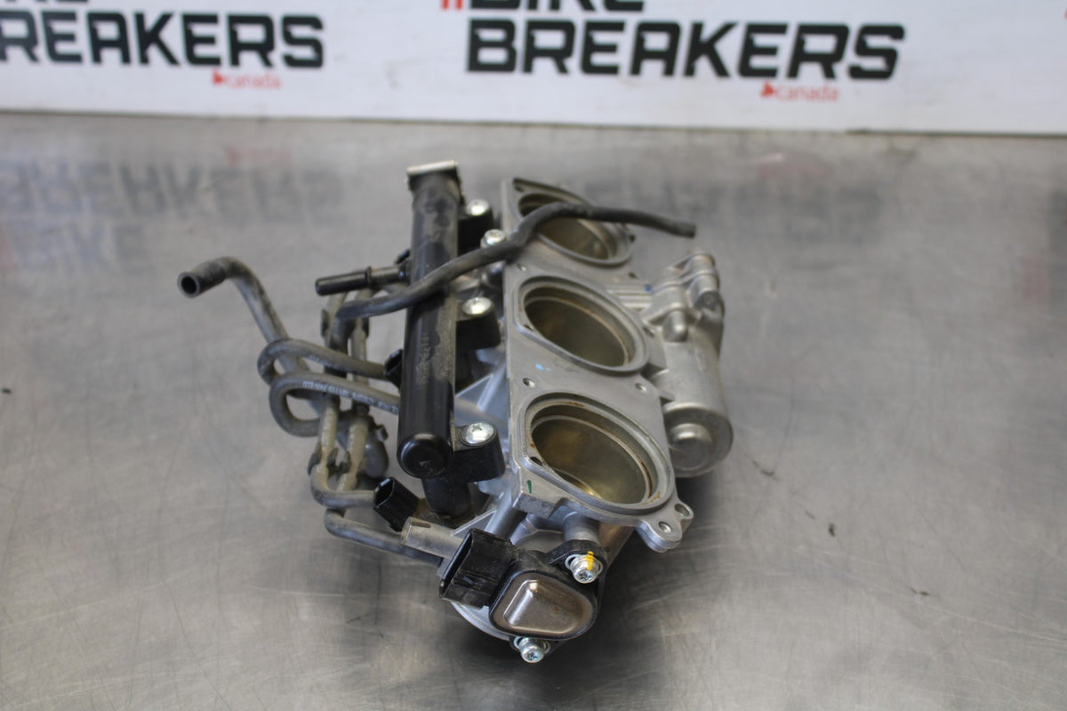 20 TRIUMPH STREET TRIPLE 765 MAIN FUEL INJECTORS / THROTTLE BODIES BB864