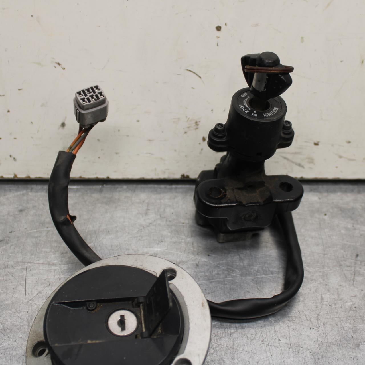 2011 Suzuki GSXR600 IGNITION LOCK KEY SET W/ GAS CAP BB94