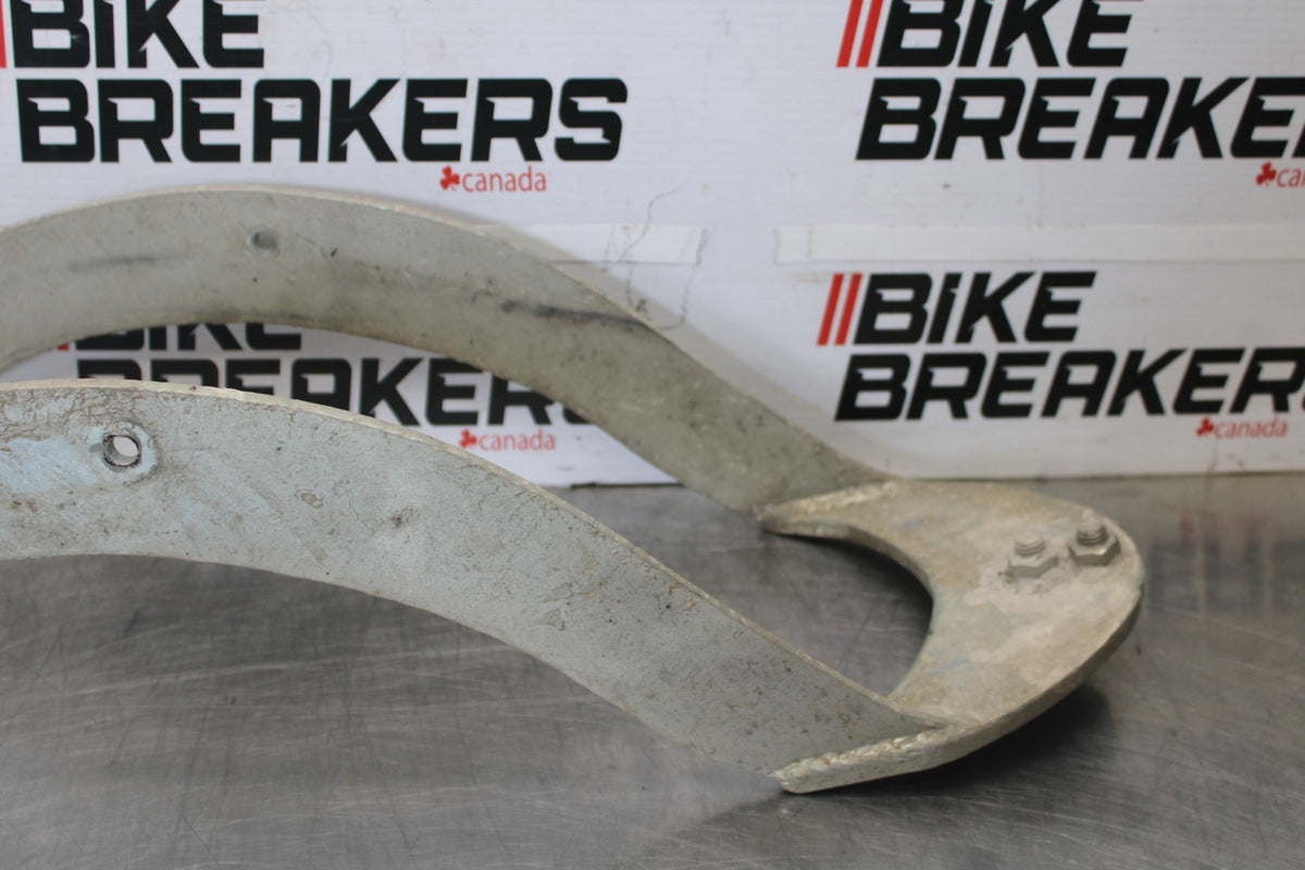 08 KAWASAKI VULCAN 1600 VN1600D NOMAD REAR BACK HITCH MOUNT BRACKET BB904
