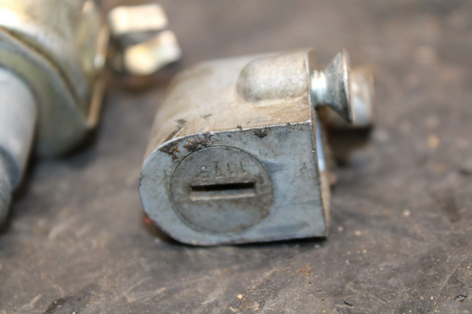 71 YAMAHA L5 KILL OFF SWITCH IGNITION STEERING LOCKSET NO KEY BB230