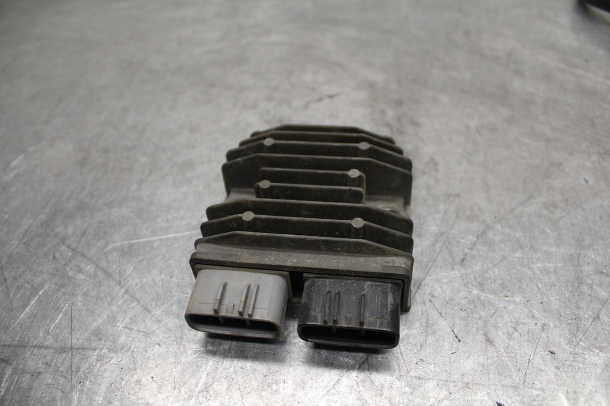 14-15 YAMAHA V STAR 1300 XVS1300CT TOURER RECTIFIER VOLTAGE REGULATOR BB722