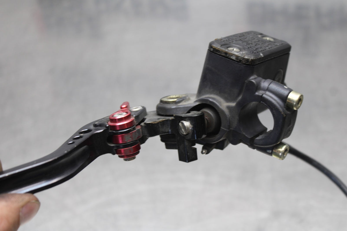 05 DUCATI SUPERSPORT 800 HYDRAULIC CLUTCH MASTER CYLINDER  BB913