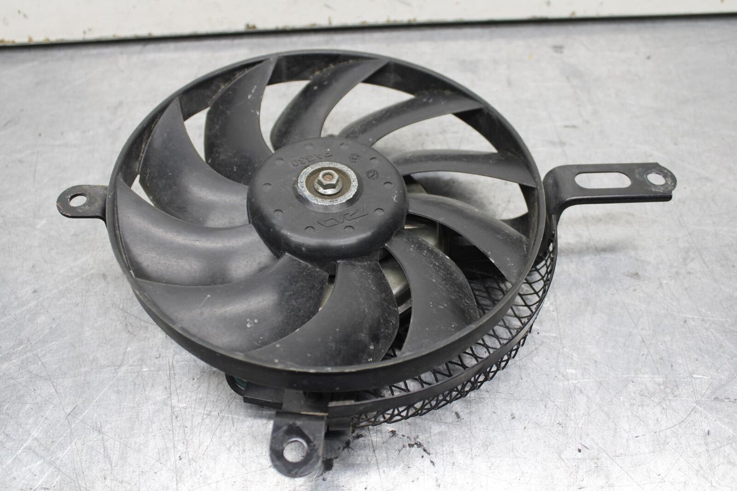 11-24 SUZUKI GSXR  600 750 ENGINE RADIATOR COOLING FAN BB95