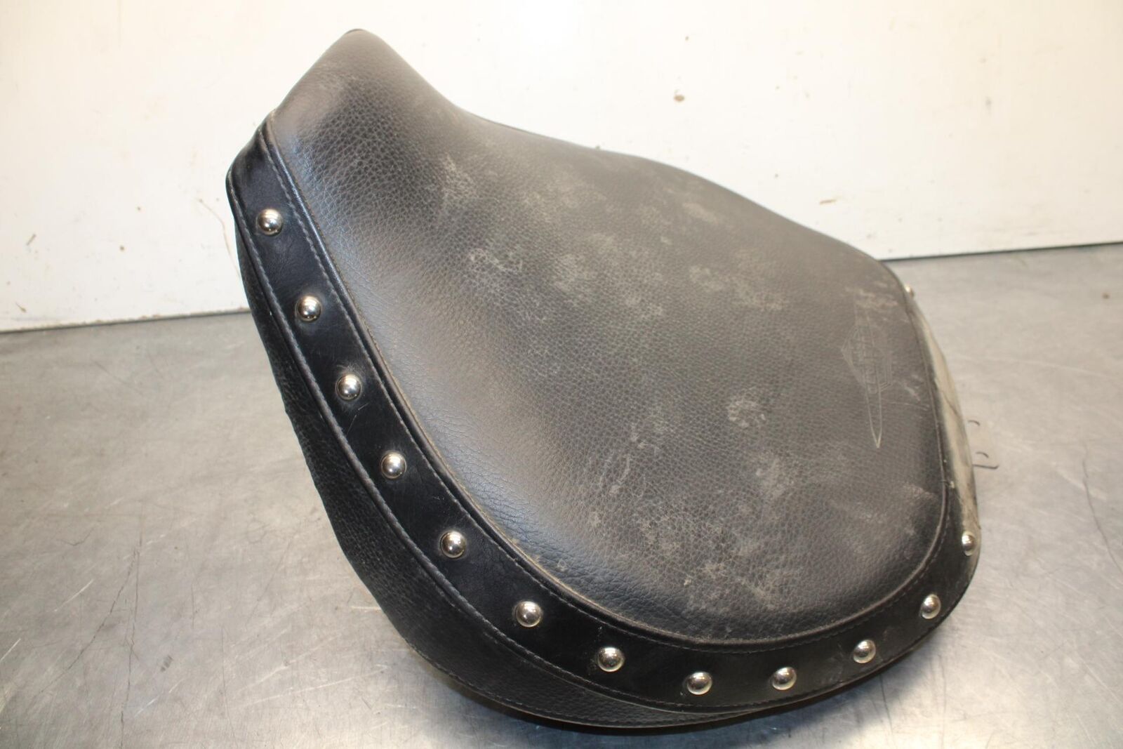 2013 Suzuki Boulevard C50T FRONT DRIVERS SEAT 45100-06J00-V4Y BB625