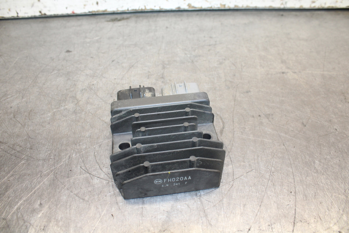 14-17 YAMAHA FZ09 RECTIFIER VOLTAGE REGULATOR BB111