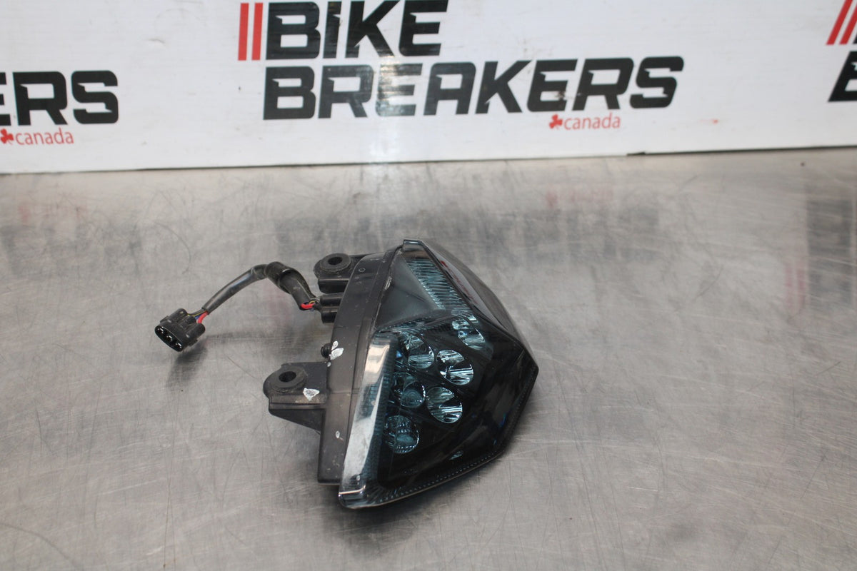 22 KAWASAKI NINJA 1000SX REAR TAIL TAILLIGHT BACK BRAKE LIGHT BB780