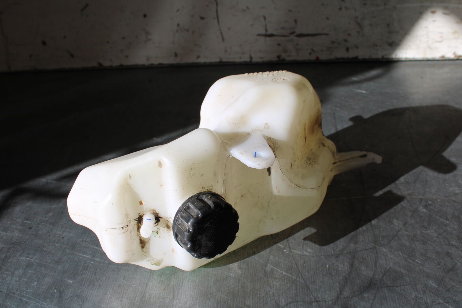 19-22 KAWASAKI Z400 COOLANT WATER TANK RESERVOIR BOTTLE BB708