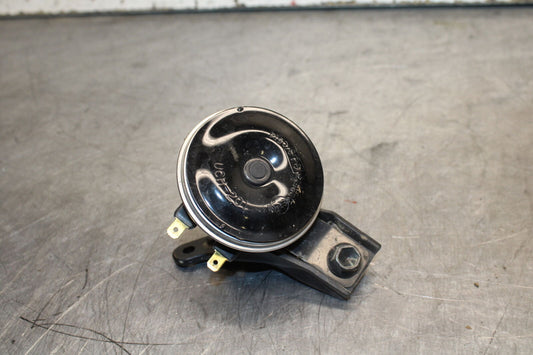 19-24 YAMAHA R3 HORN SIGNAL BB736