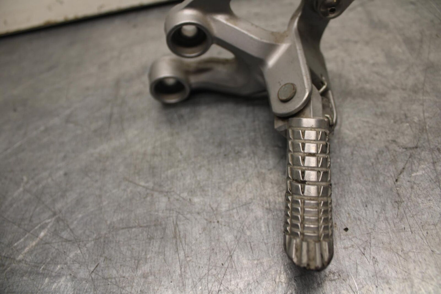 08-10 SUZUKI GSXR 600  LEFT REARSET REAR SET DRIVER FOOT PEG REST STOP BB92