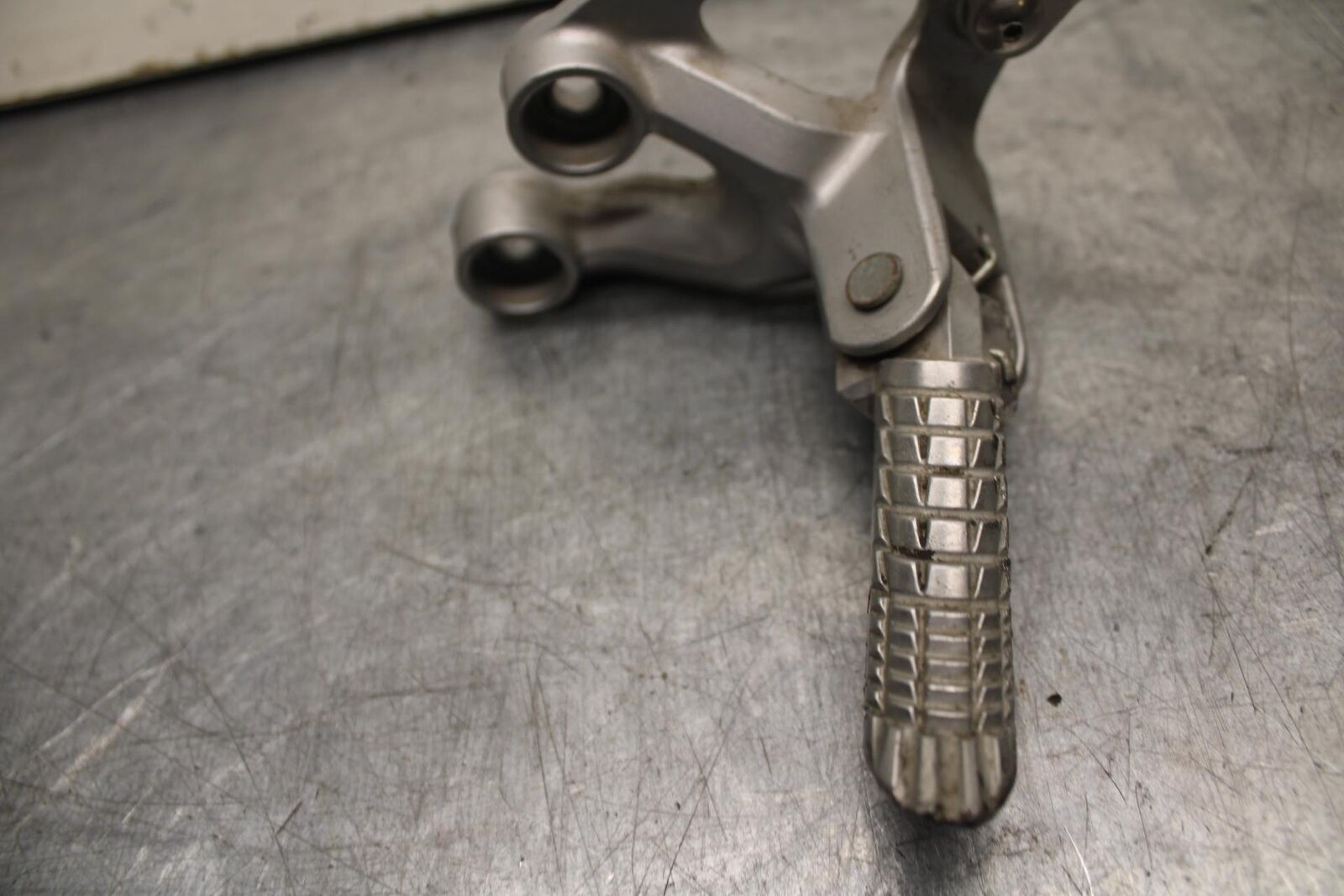 08-10 SUZUKI GSXR 600  LEFT REARSET REAR SET DRIVER FOOT PEG REST STOP BB92