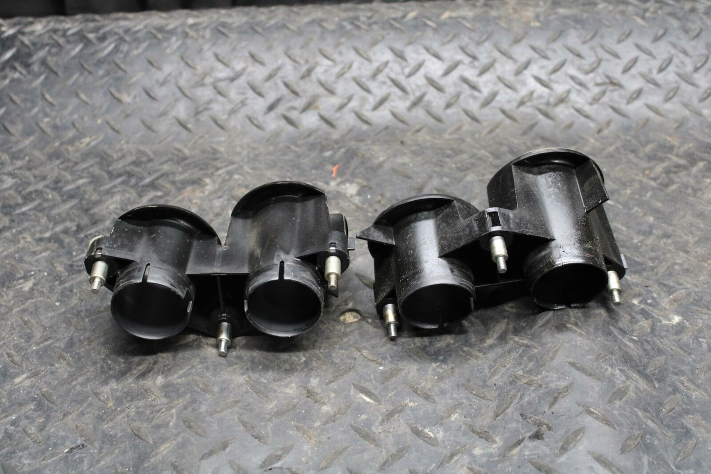 03-04 HONDA CBR600RR AIRBOX INTAKE VELOCITY STACKS 17225-MEE-000  BB218