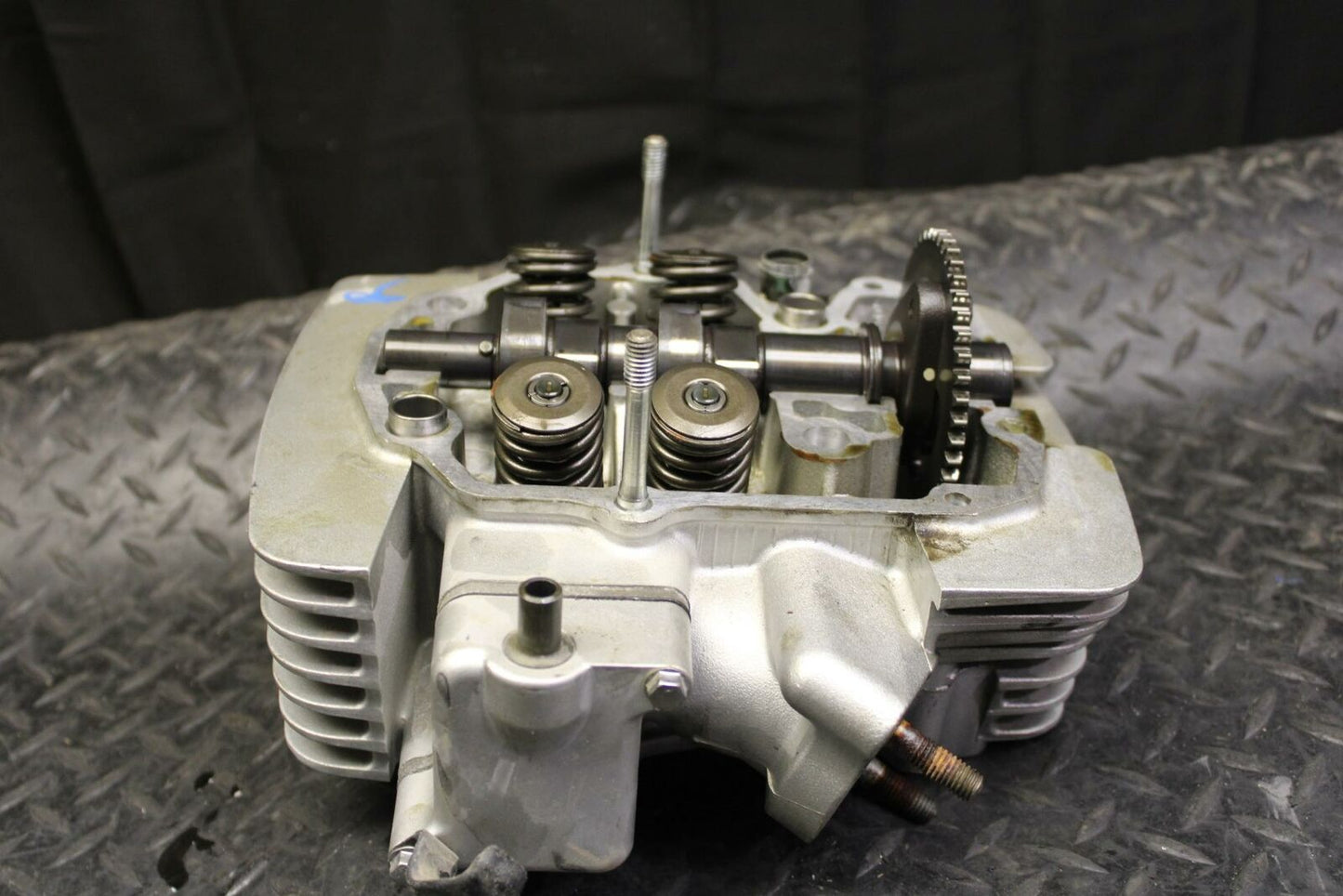 03-08 KAWASAKI VULCAN 1600 REAR BACK ENGINE TOP END CYLINDER HEAD BB193