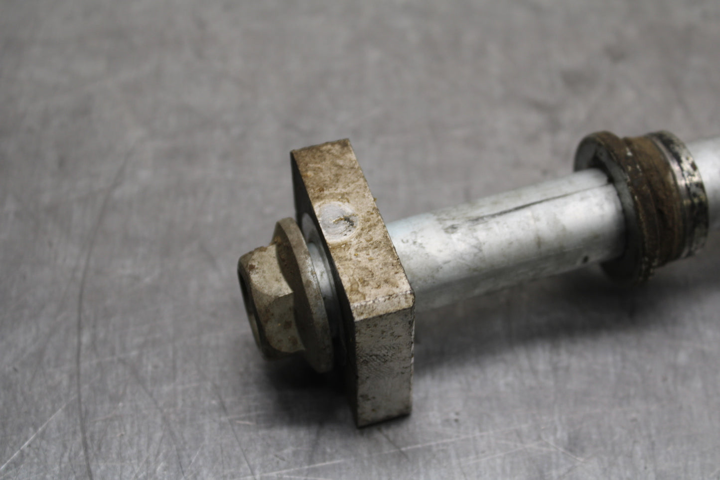 12-17 KAWASAKI NINJA 650 REAR AXLE BACK WHEEL RIM PIVOT BOLT AXEL BB129