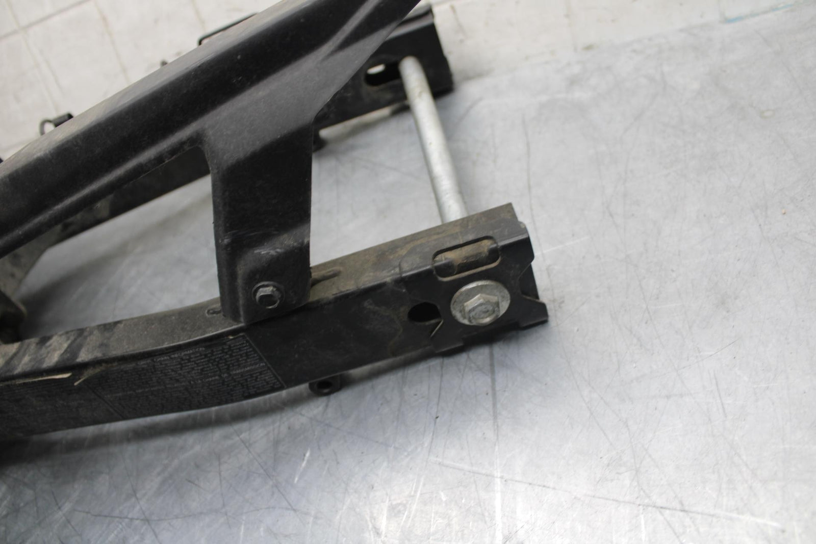 2013 Kawasaki Ninja 300 EX300B ABS REAR SWINGARM BACK SUSPENSION SWING ARM BB518