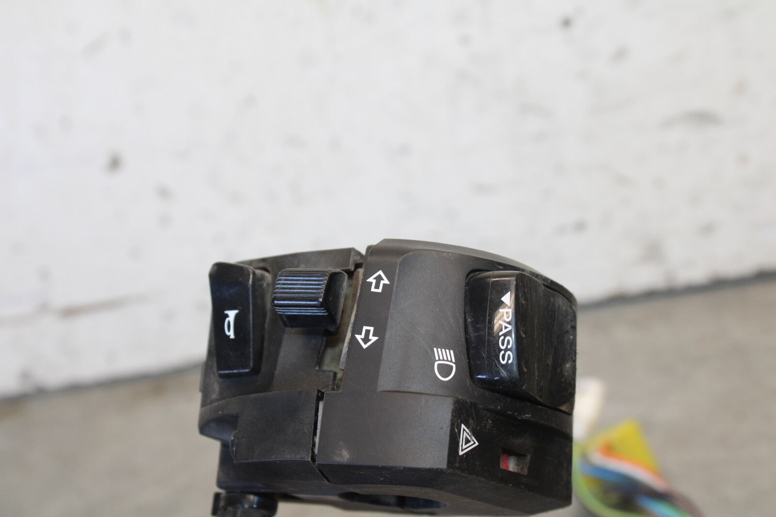 11-24 SUZUKI GSXR750 LEFT CLIP ON HANDLE HORN SIGNALS SWITCH SWITCHES BB687