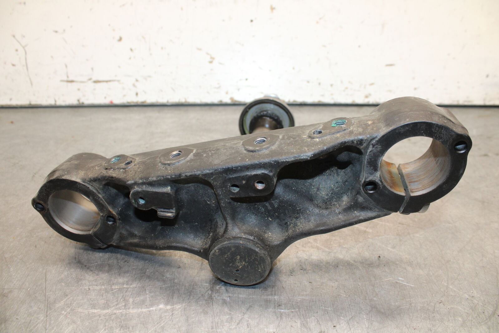14-15 YAMAHA V STAR 1300 XVS1300CT TOURER FRONT FORK CLAMP LOWER TRIPLE BB722 