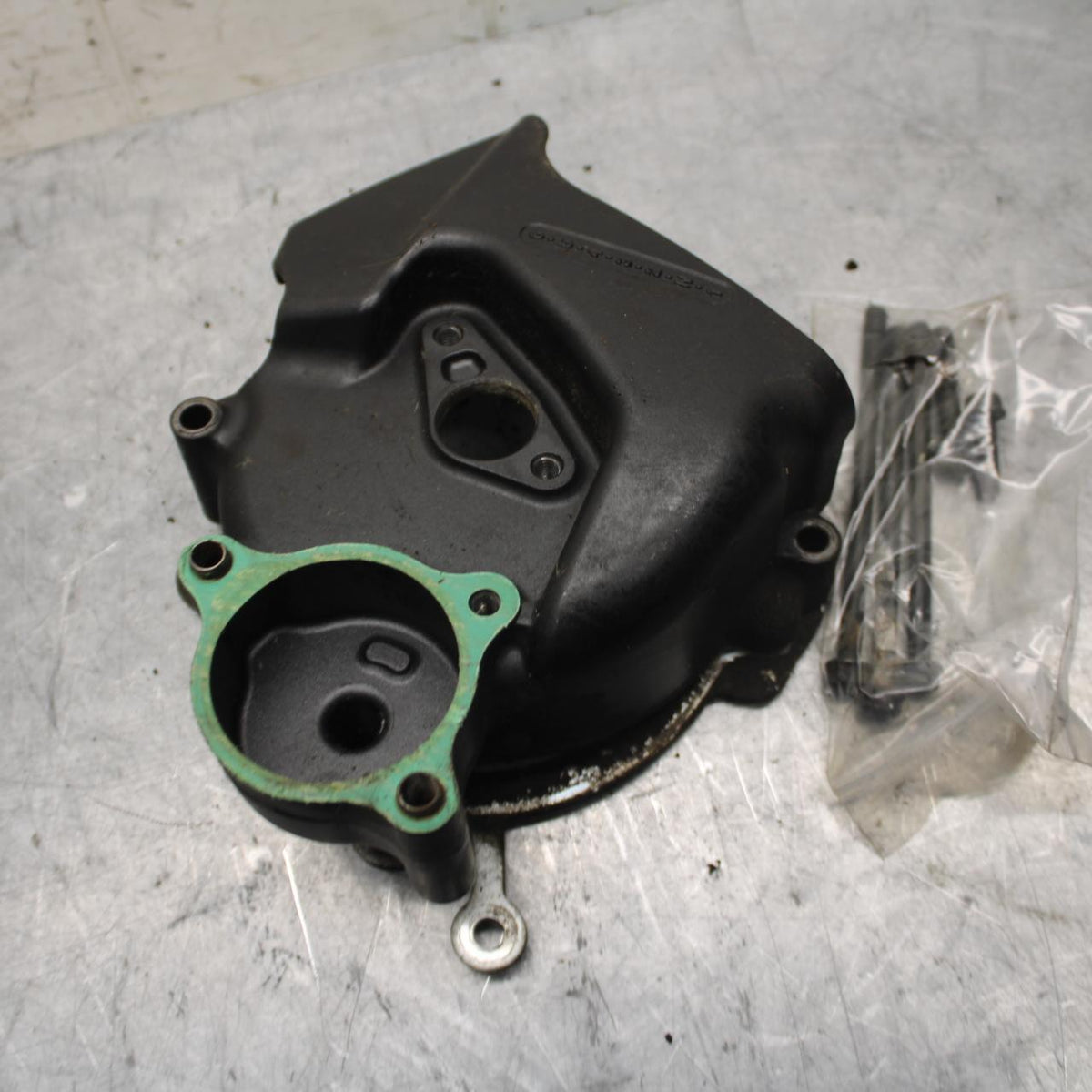 2006 Honda Interceptor 800 VFR800A ABS ENGINE SPROCKET COVER 11340-MBG-000 BB39