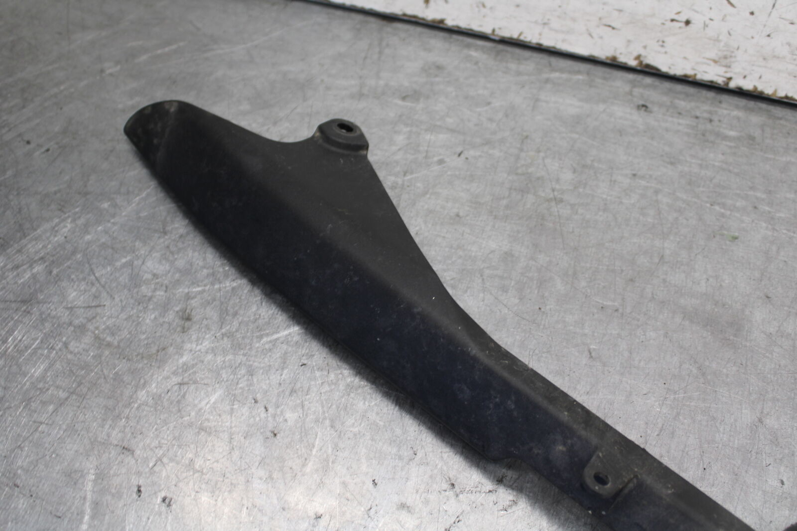 09-12 KAWASAKI NINJA ZX6R REAR BACK DRIVE CHAIN GUARD COVER SHIELD BB698