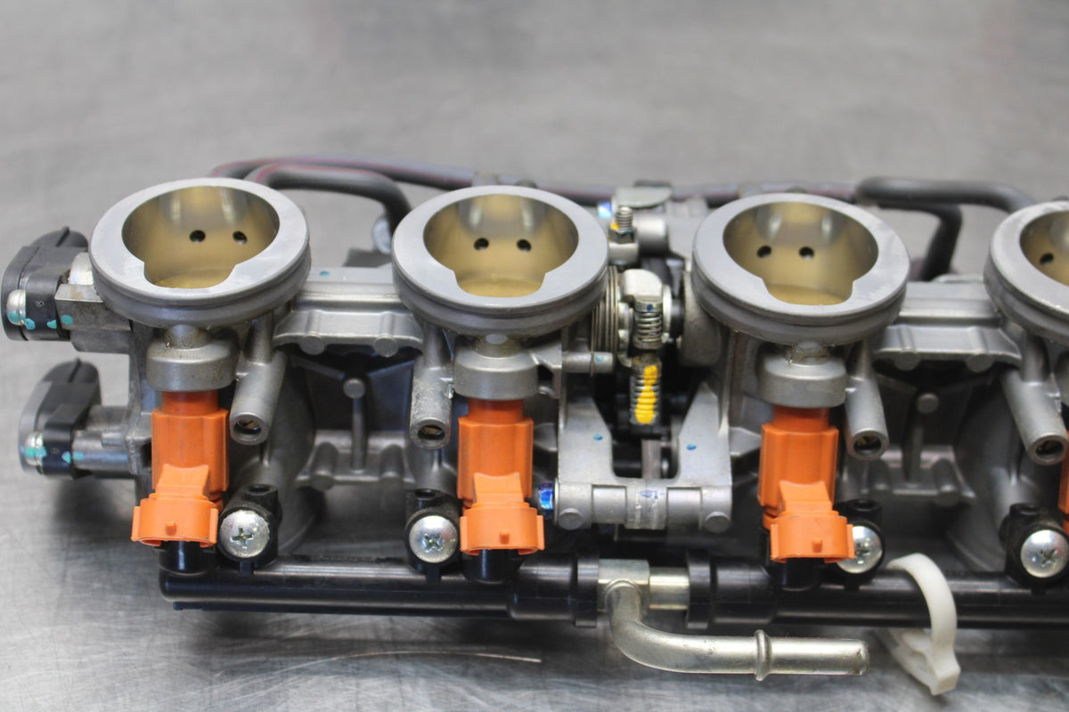 13-18 KAWASAKI NINJA ZX6R MAIN FUEL INJECTORS / THROTTLE BODIES BB915