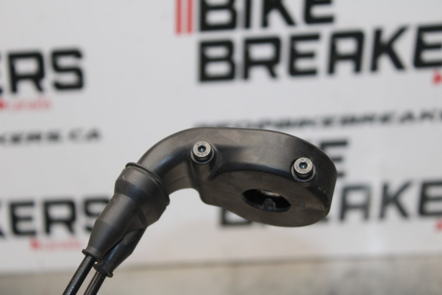 21-23 KAWASAKI NINJA ZX6R THROTTLE CABLE LINE HOUSING GUIDE BB179