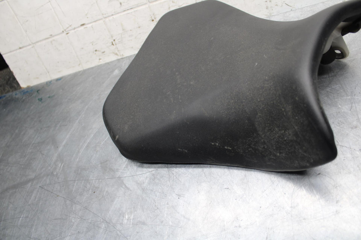 11-21 SUZUKI GSXR750 FRONT DRIVERS SEAT PAD SADDLE PILLION BB486
