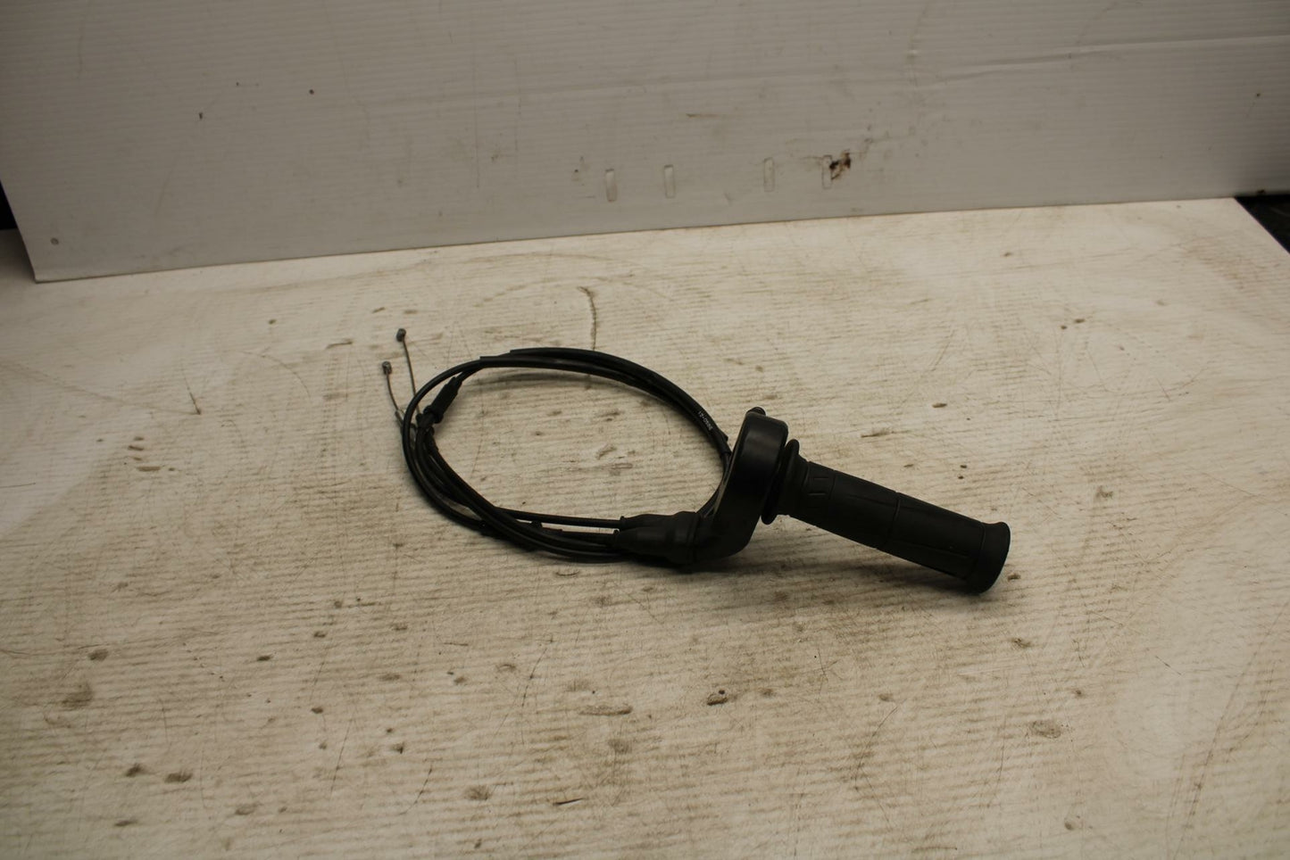 13-18 KAWASAKI NINJA ZX6R THROTTLE CABLE LINE HOUSING GUIDE BB304