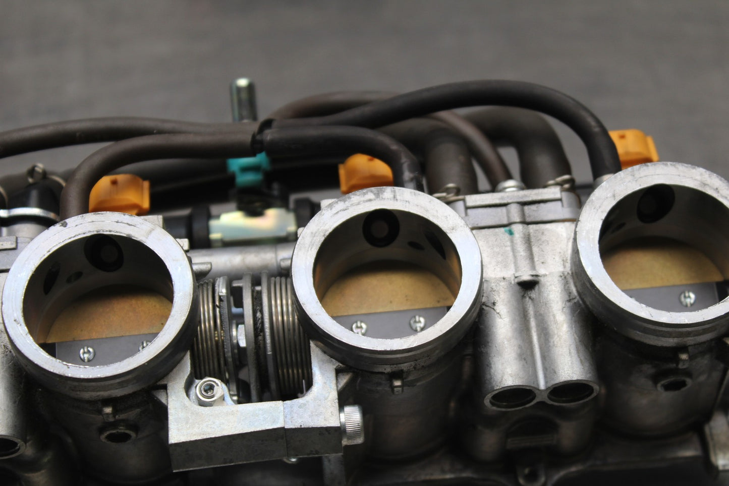 13-24 HONDA CBR600RR MAIN FUEL INJECTORS / THROTTLE BODIES BB772