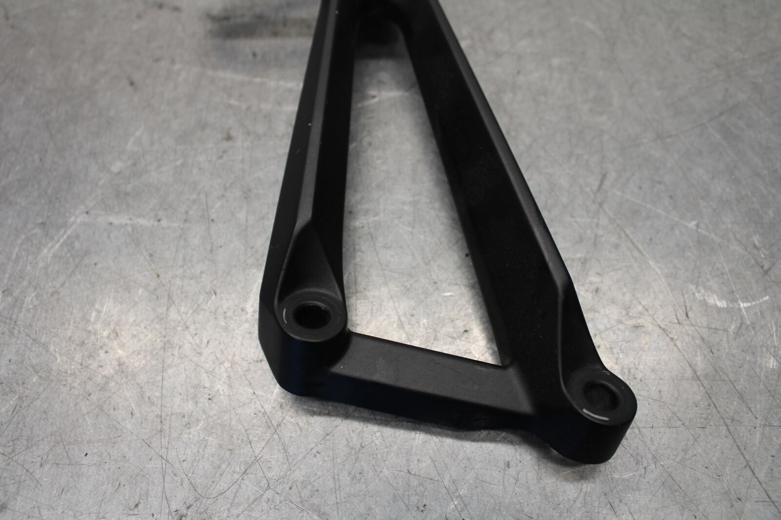 15-17 YAMAHA YZF R3 RIGHT REAR BACK PASSENGER PEG BB651