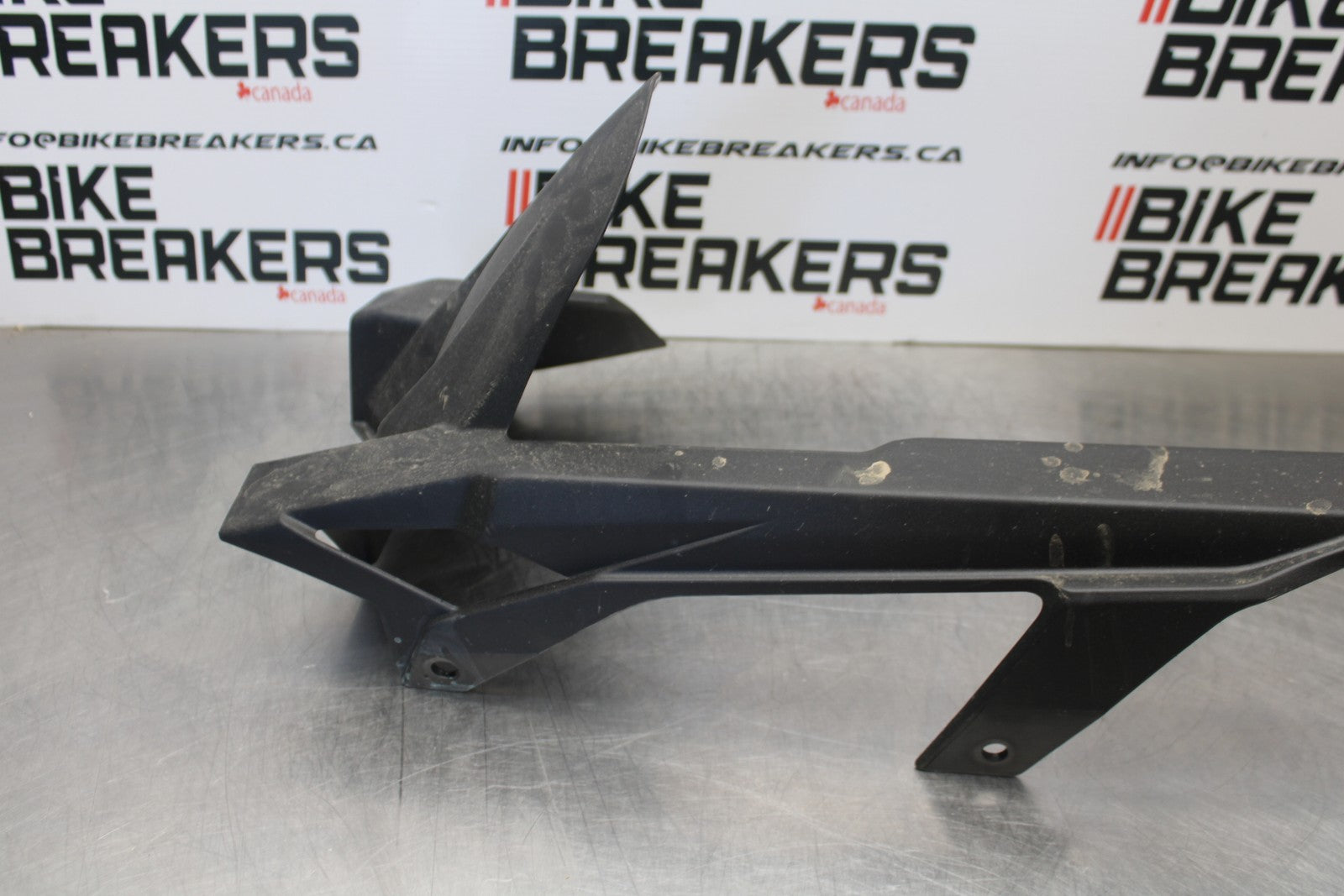 18-23 KAWASAKI NINJA 400 EX400 REAR BACK DRIVE CHAIN GUARD COVER SHIELD BB192