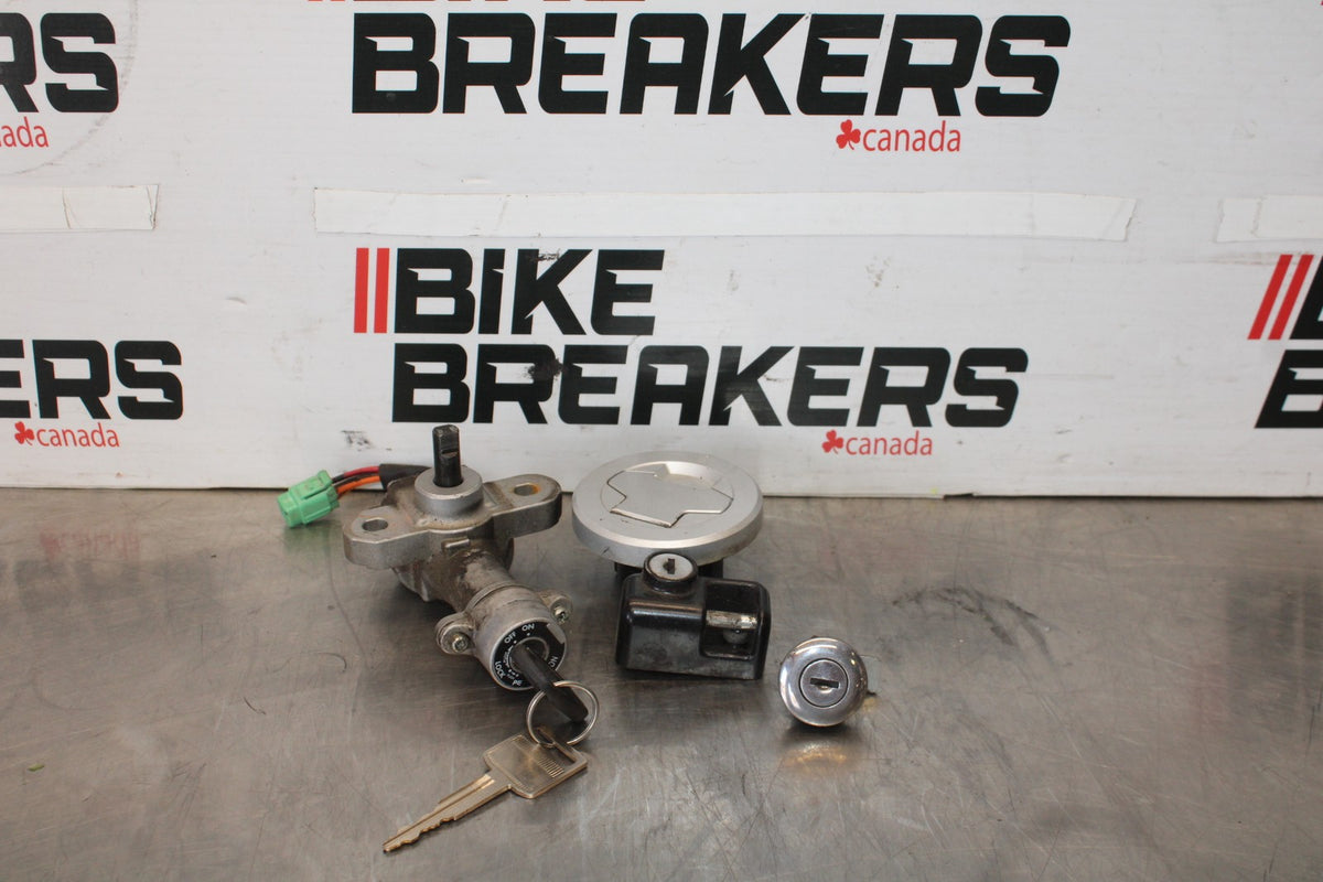 07 SUZUKI BOULEVARD M50 IGNITION LOCK KEY SET W/ GAS CAP AND SEAT LOCK BB897