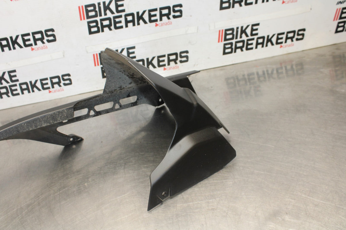 25 KAWASAKI Z900 REAR BACK DRIVE CHAIN GUARD COVER SHIELD BB928
