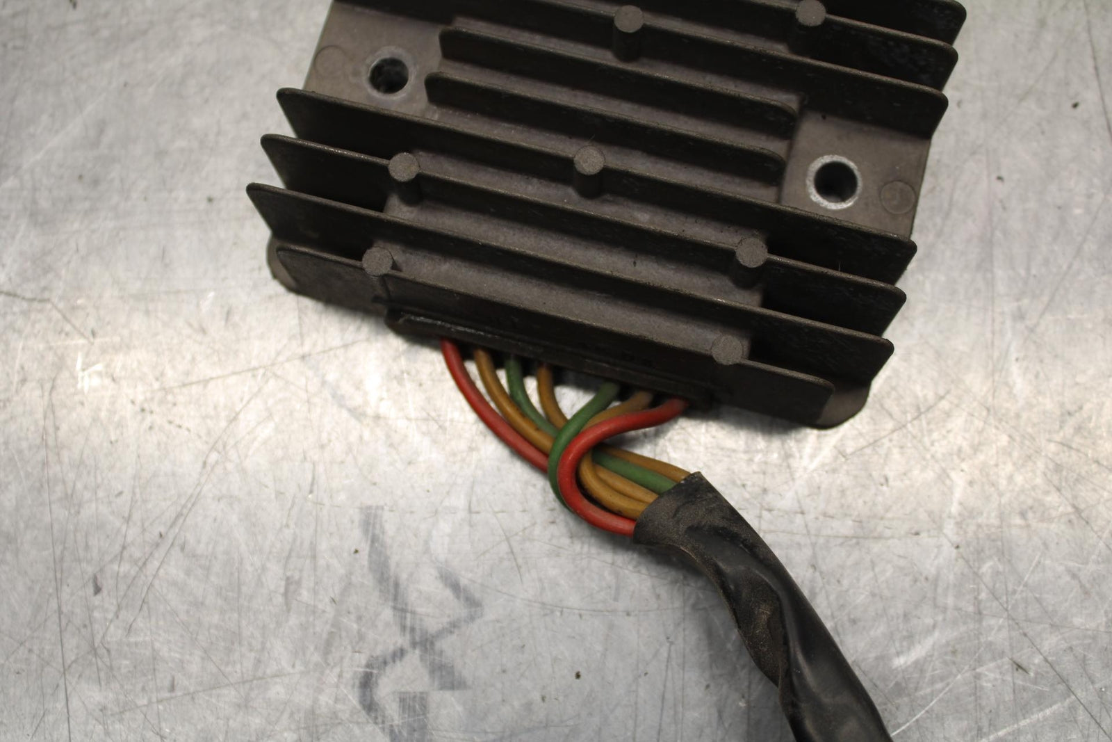 2005 Ducati Monster S2R RECTIFIER VOLTAGE REGULATOR BB557